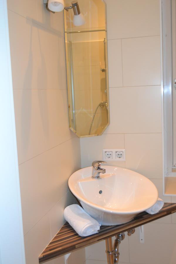 Goldfisch Apartment Vienna City Buitenkant foto